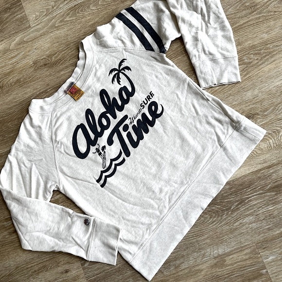 24Karats Surf Tops - 24Karats Surf sweatshirt. Lightweight french terry. Vintage original. So cute!